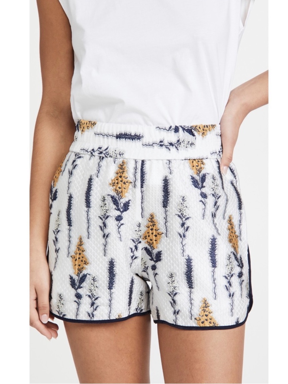 New BAUM UND PFERDGARTEN Naomi Shorts Organza Flower size 42